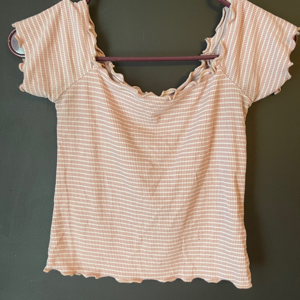 Cute white/ pink crop top.